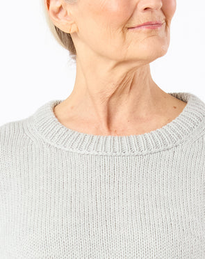How to Customize a Neckline: Decorative Details