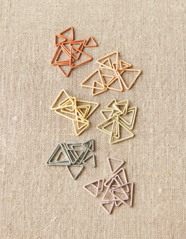 Clover Stitch Markers Triangle (Medium) at WEBS